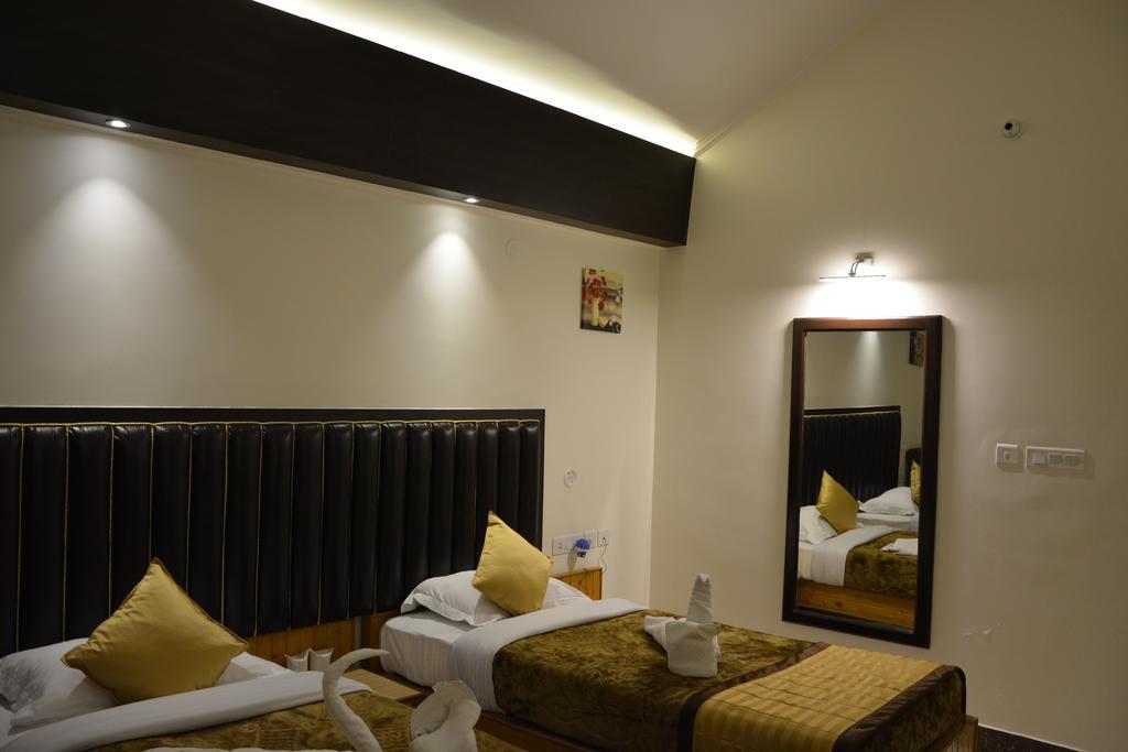 Harshikhar Hotel Bhimtal Room photo