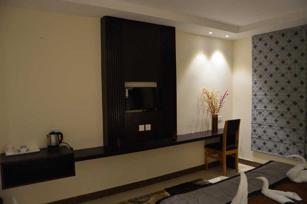 Harshikhar Hotel Bhimtal Room photo