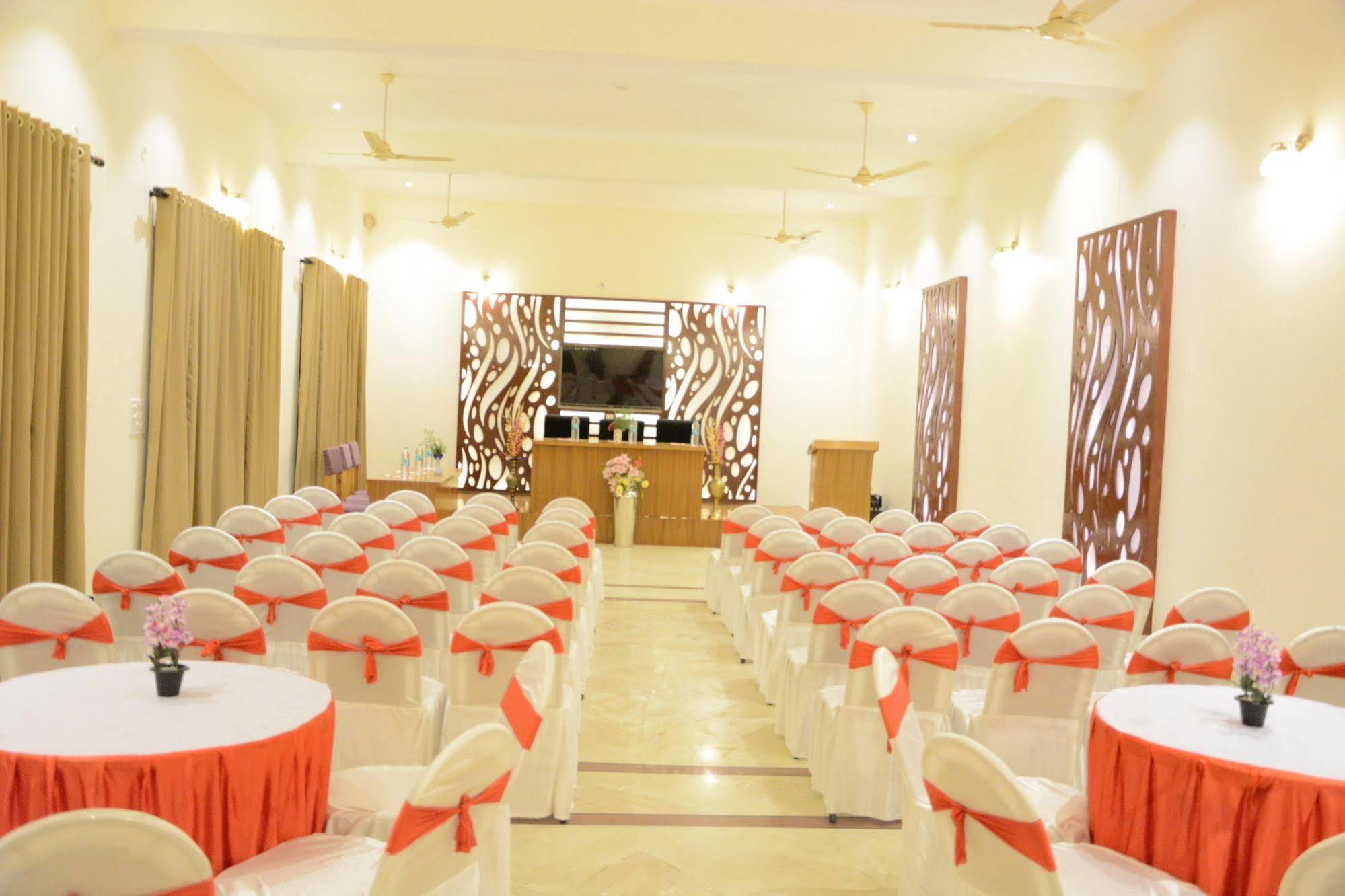 Harshikhar Hotel Bhimtal Exterior photo