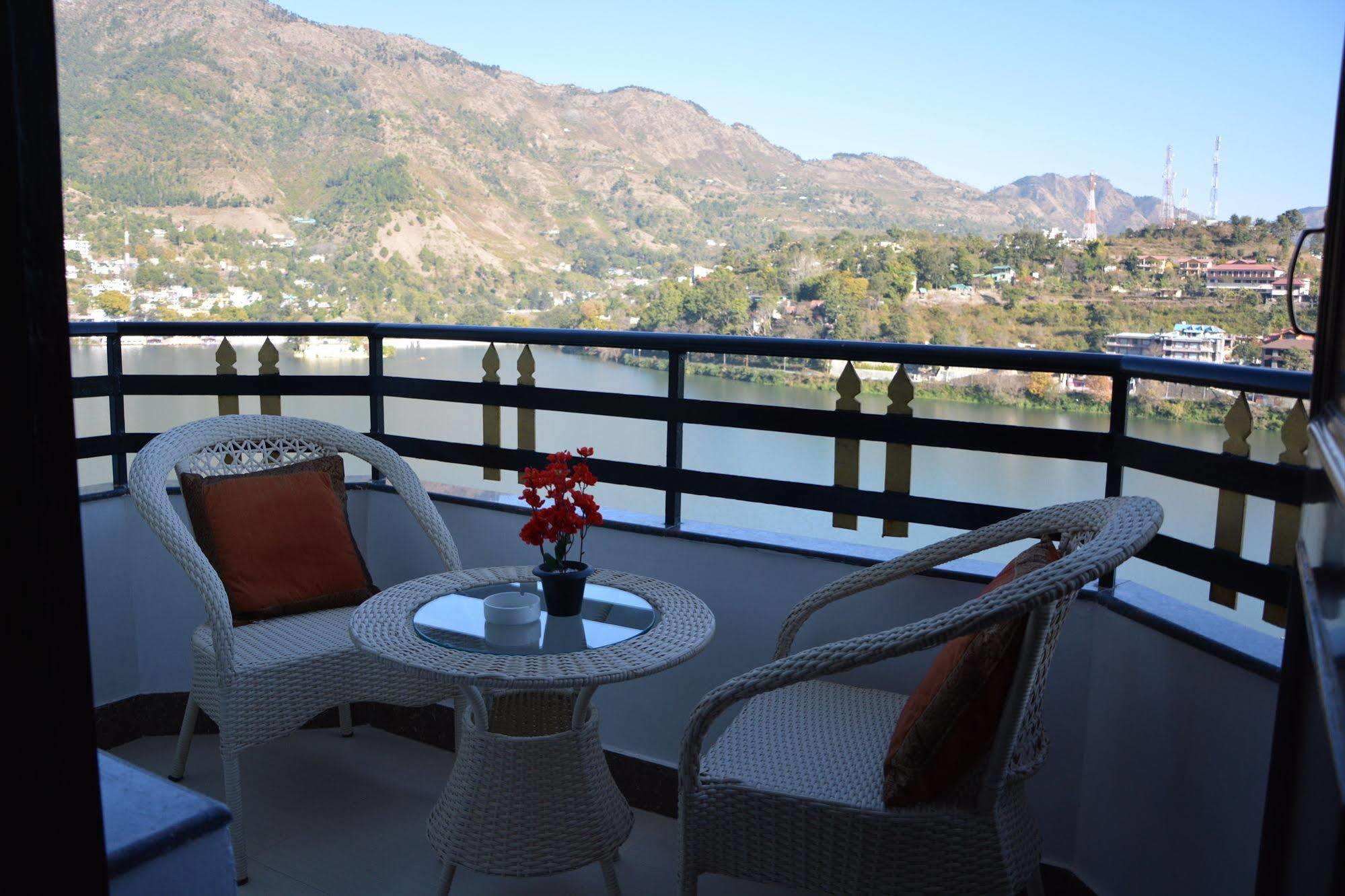 Harshikhar Hotel Bhimtal Exterior photo