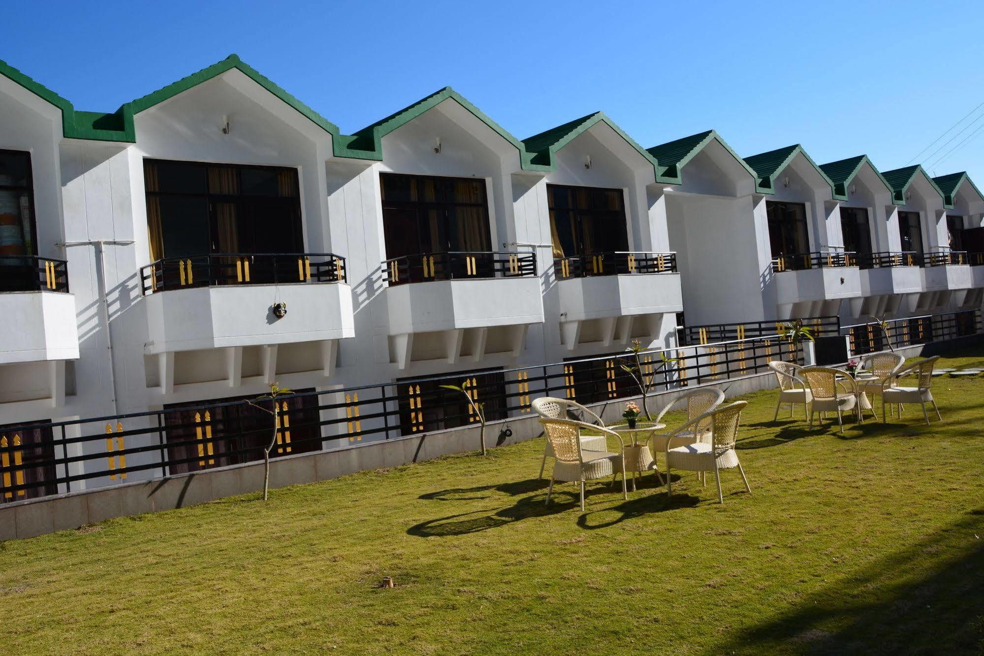 Harshikhar Hotel Bhimtal Exterior photo